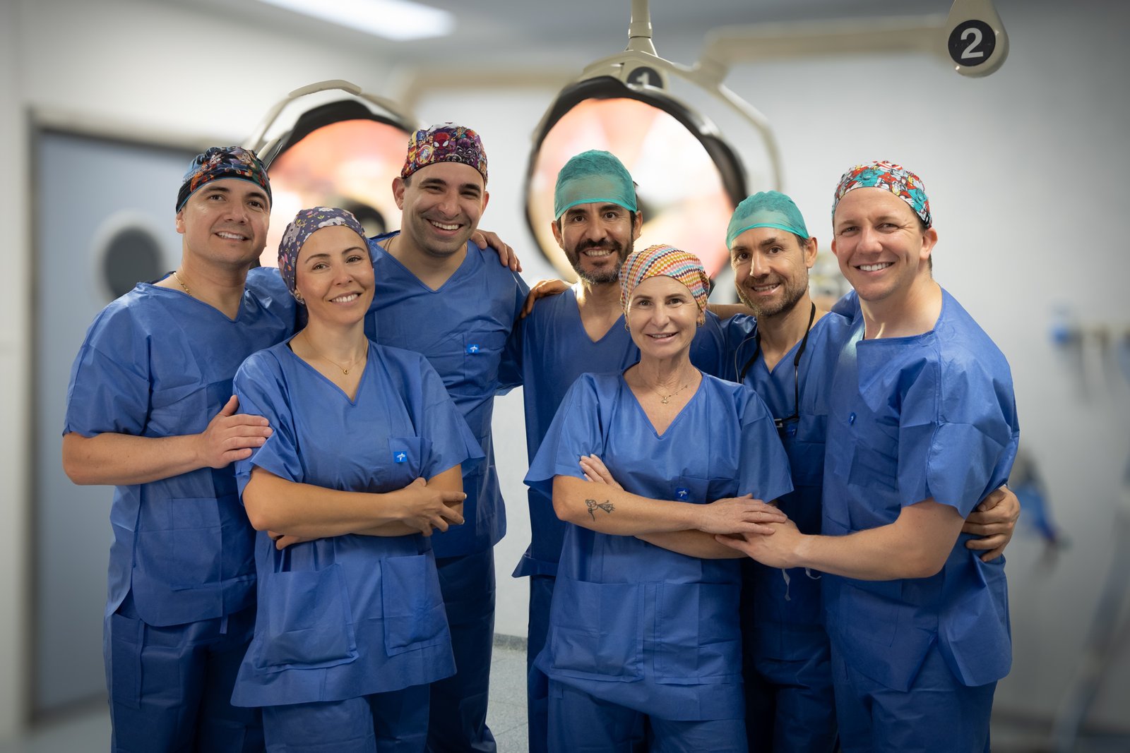 Equipo completo en quirófano